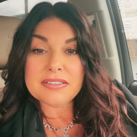 MEET YOUR POSHER, SHERRY - Picture 4 of 7